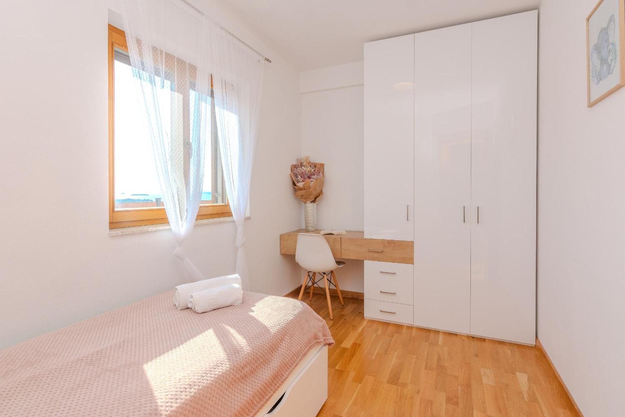 Holiday Home Lucy Pakoštane Εξωτερικό φωτογραφία