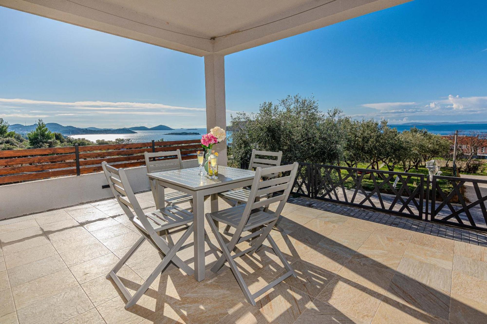 Holiday Home Lucy Pakoštane Εξωτερικό φωτογραφία